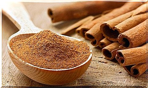 Cinnamon helps relieve the pain caused by flatulence.