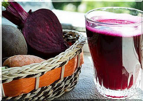 raw beetroot juice