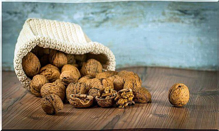 anxiety relieving foods: walnuts