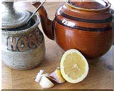 Drink garlic and lemon tea to treat arterial disease.