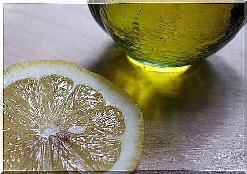 Lemon juice is ingested during the liver cleansing course