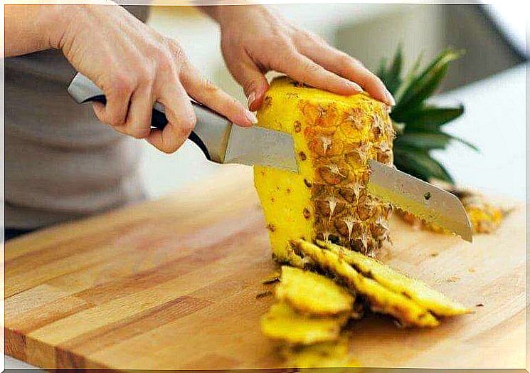 cleanse the body with pineapple