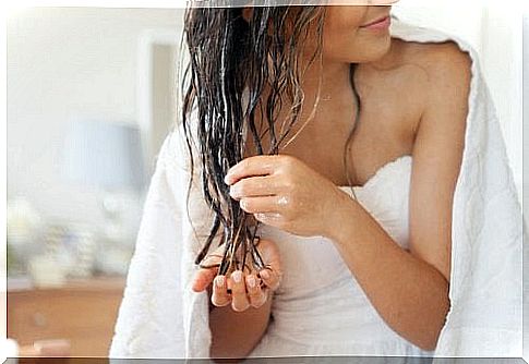 Gorgeous hair using coconut oil