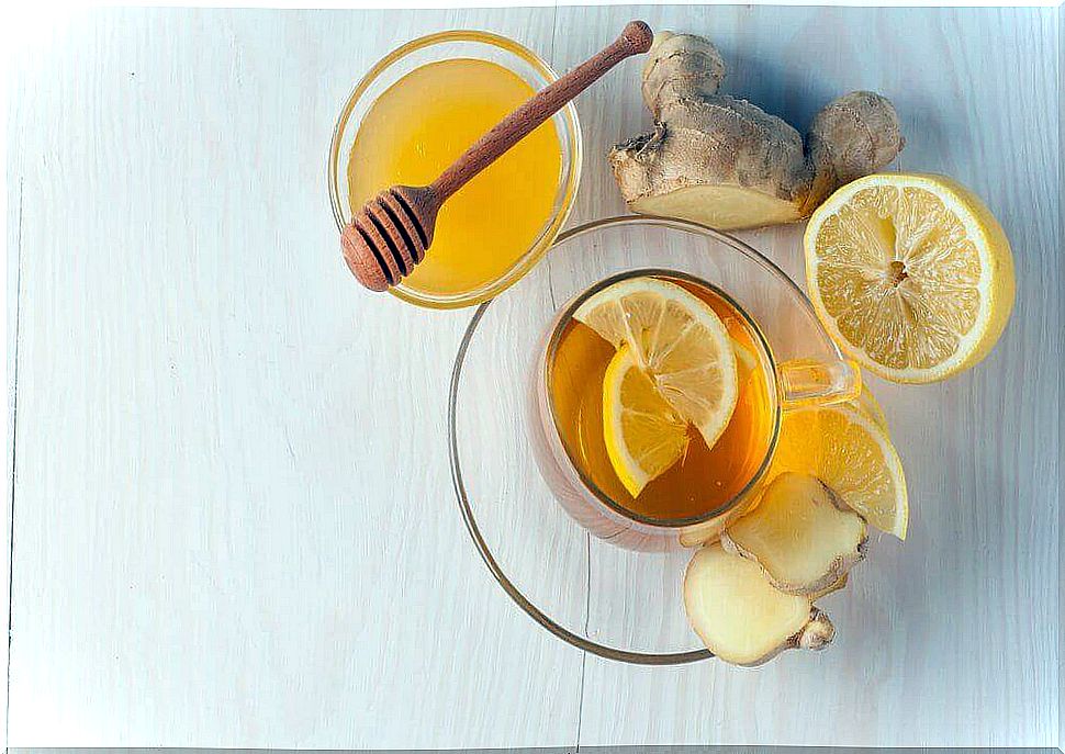 Cough medicine from ginger, honey and lemon