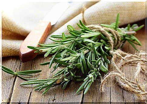 rosemary relieves vaginal itching