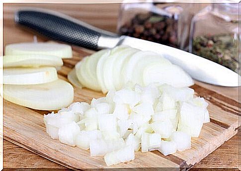 Use onions to treat calluses.