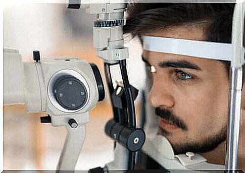 Retinal degeneration: properties and treatment