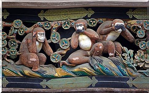 A real, fascinating teaching of the "three wise monkeys."